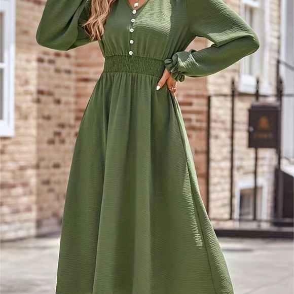 Army Green Smocked Waist V Neck Balloon Sleeve Midi Dress - Picture 5 of 6